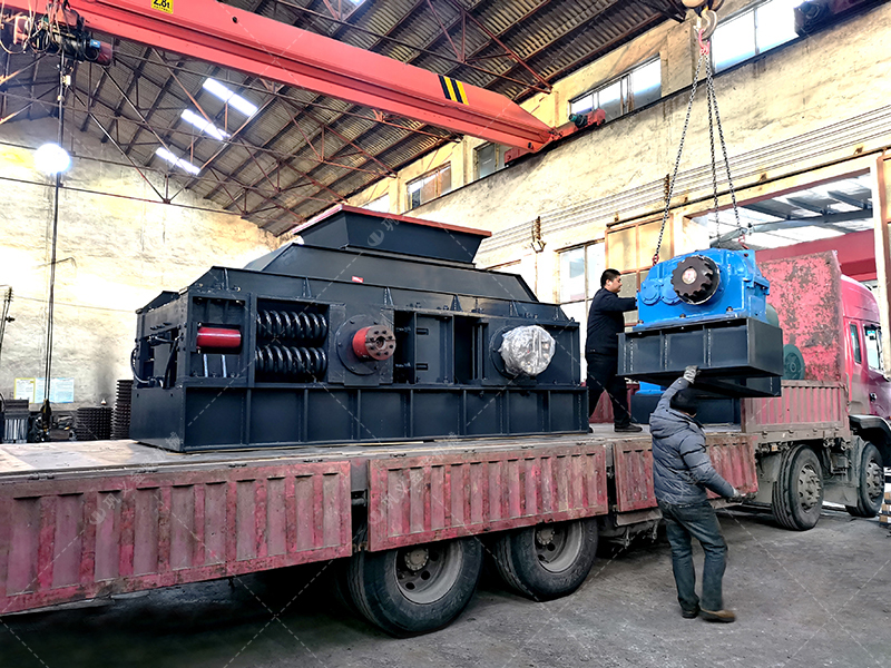 花崗巖對(duì)輥破碎機(jī)出料粒度多少？產(chǎn)量多大？