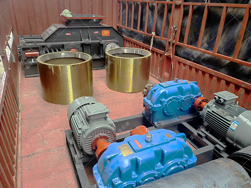 2PG800x600對輥制砂機設備發(fā)貨 河卵石制砂