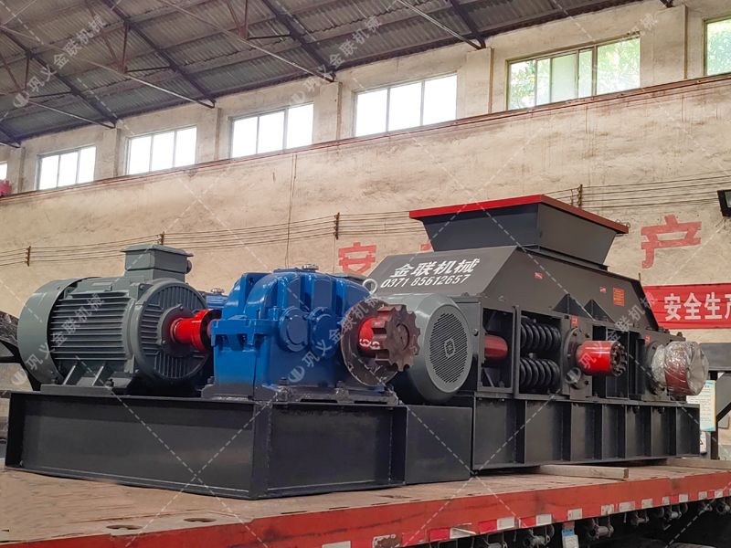 兩臺大型2PG1200x800河卵石破碎機發(fā)往內蒙古