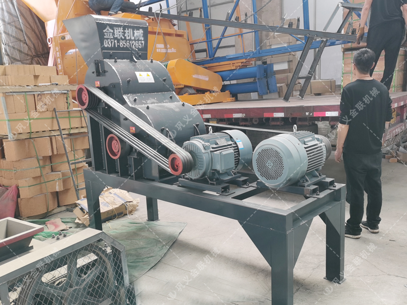 64雙級粉碎機(jī)發(fā)貨圖片_發(fā)往山東煙臺(tái)_破碎粉煤灰