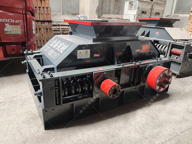 時(shí)產(chǎn)100噸齒輥破碎機(jī)廠家哪個(gè)實(shí)力強(qiáng)？