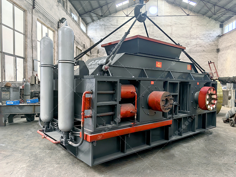 時(shí)產(chǎn)150噸選哪個(gè)型號(hào)液壓對(duì)輥破碎機(jī)？