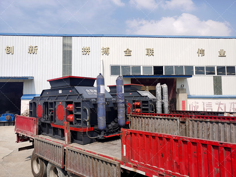 時(shí)產(chǎn)150噸選哪個(gè)型號(hào)液壓對(duì)輥破碎機(jī)？