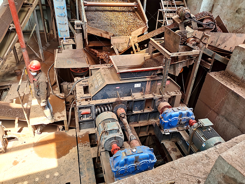 使用對輥破碎機時需要注意哪些方面？