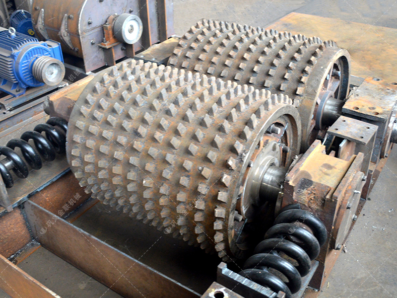 高鈣石灰石破碎難題？雙齒輥破碎機(jī)為您一一化解